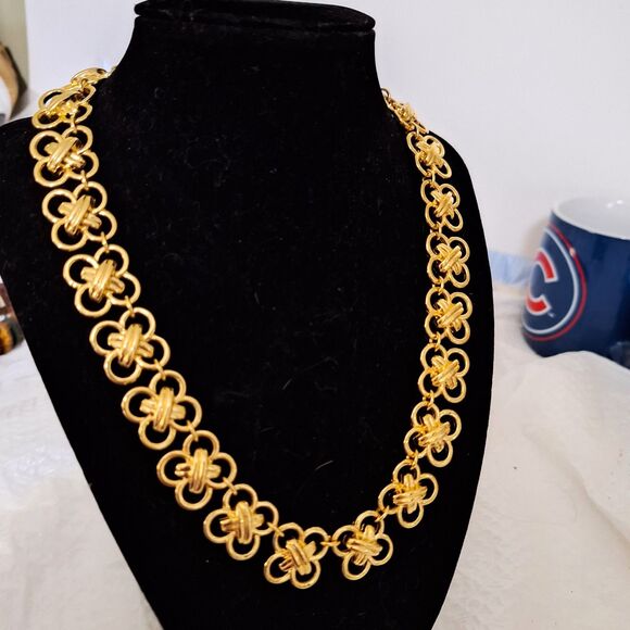 A Talbots Choker Style Necklace Gold Tone Flower Shaped Links Elegant Evening - Picture 1 of 8